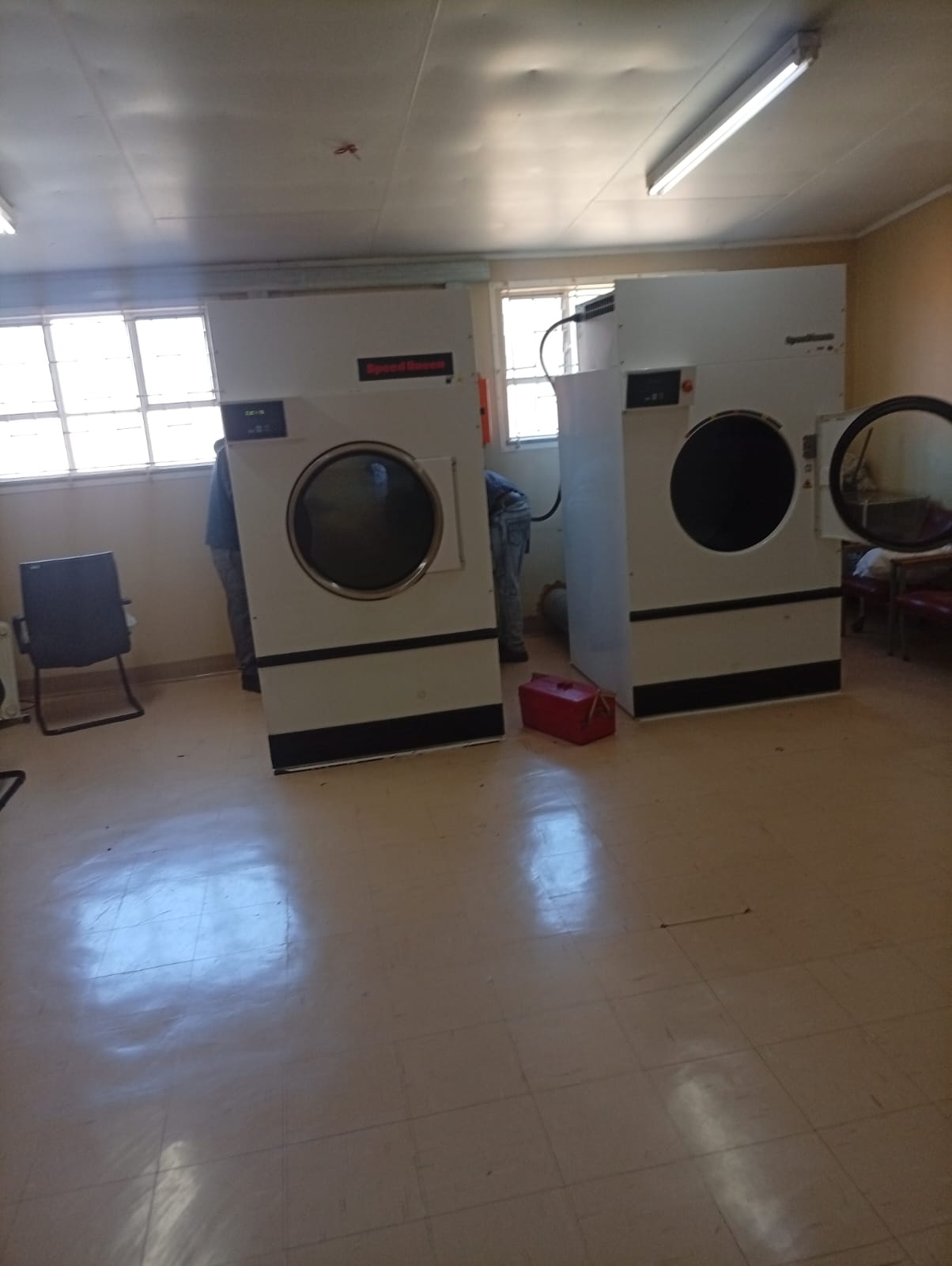 Commercial washer maintenance by B2een Laundry Cleaning Services